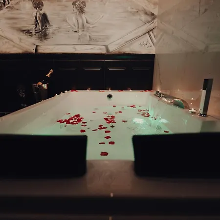 Mirror Colosseo Monti Con Jacuzzi Rome