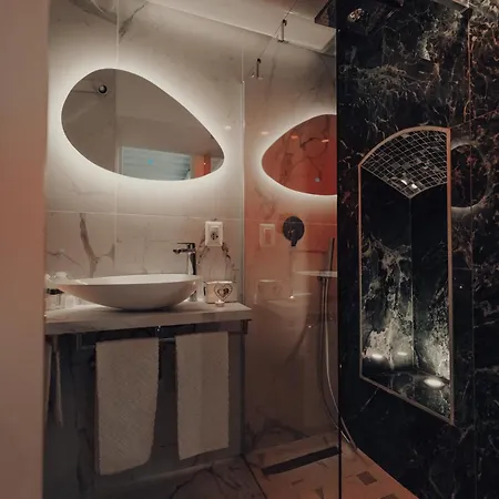 Bed & Breakfast Mirror Jacuzzi Colosseo Monti *